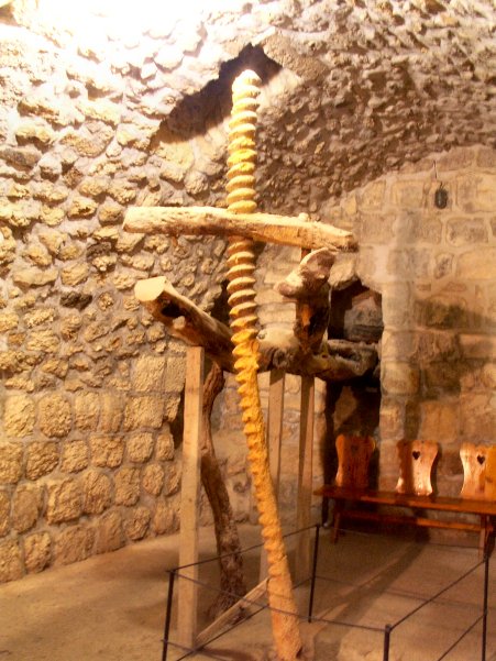 'Cross' in the form of a wine press 